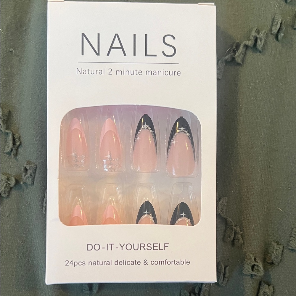 Glam It Up! 💖🖤 Pink & Black Glitter French Press-On Nails